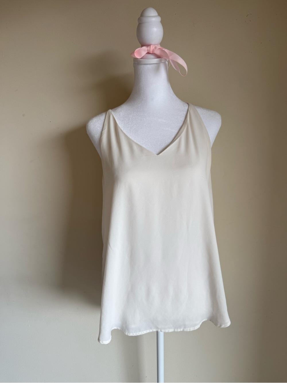 Loft Cream V-Neck Sleeveless Women's Top